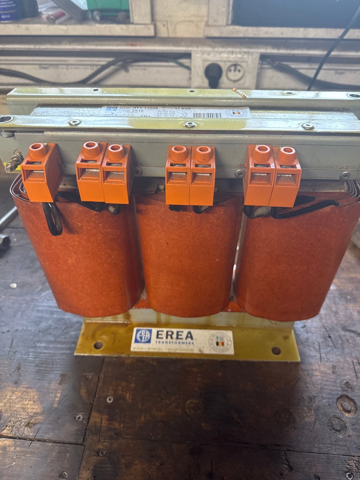 EREA 11 kVA driefasige autotransformator 230V -400V ATT11000, Ophalen