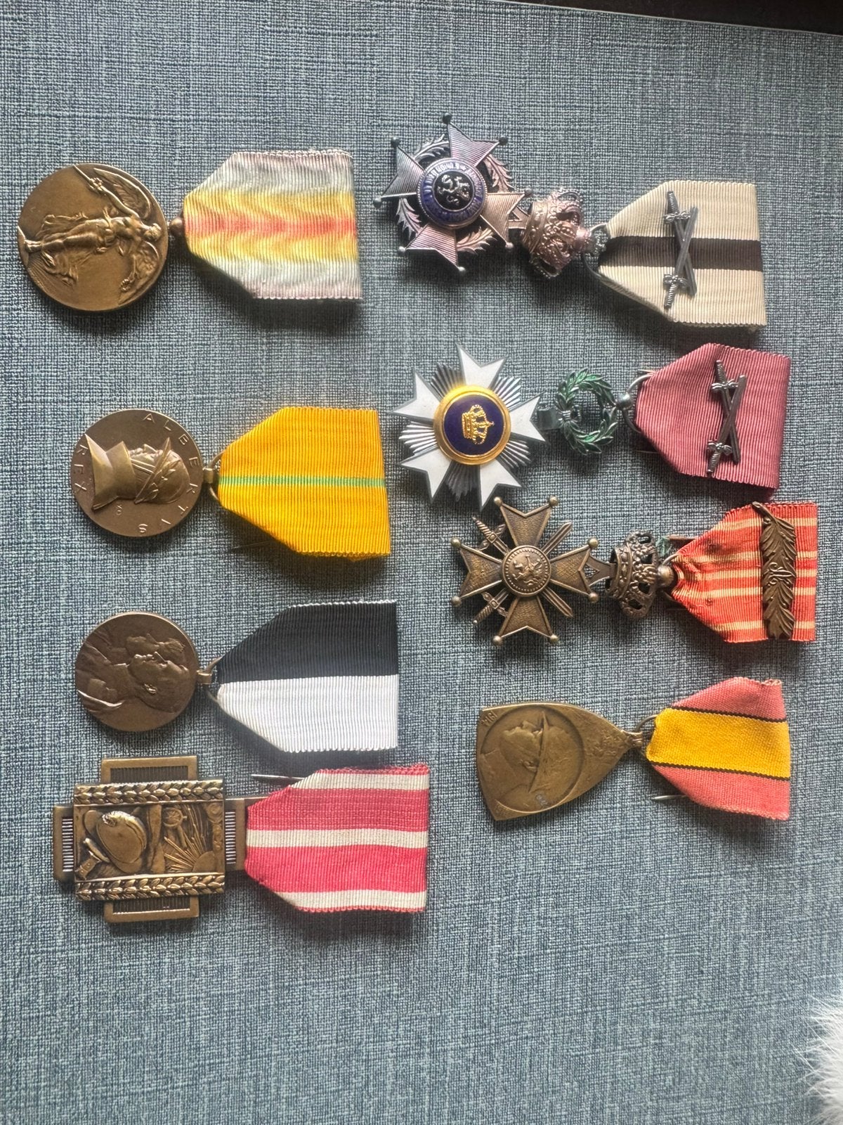 Lot belgische medailles W.O. 1, Ophalen, Landmacht, Embleem of Badge