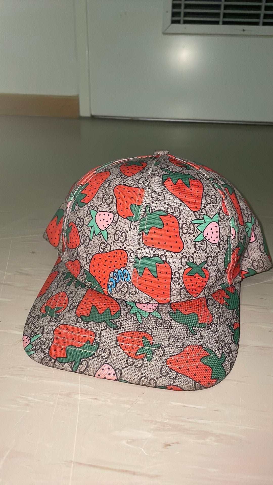Gucci strawberry, Kleding | Heren, Ophalen, Nieuw, Pet