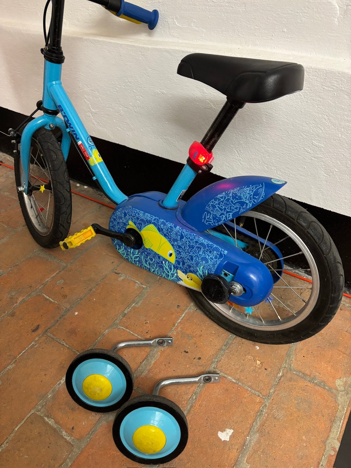 Kinderfietsje 14” incl zijwieltjes, Fietsen en Brommers, Ophalen, Zo goed als nieuw, Zijwieltjes