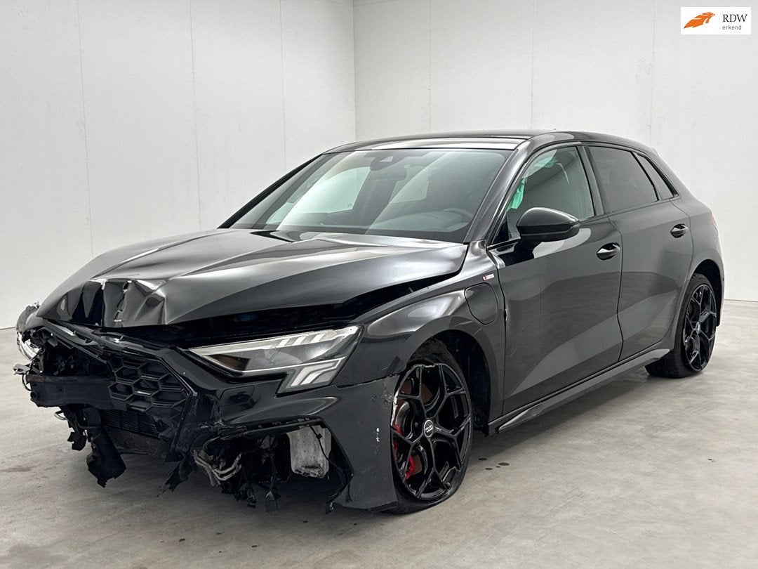 Audi A3 Sportback 45 TFSI e S edition Competition 3x S-Line, Autos, 1395 cm³, Cuir et Alcantara, Achat, Euro 6