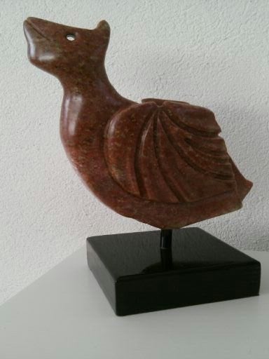 FANTASIEVOGEL - BEELD uit STEEN - uniek handwerk., Ophalen, 20 - 50 cm, Steen of Keramiek, Beeld