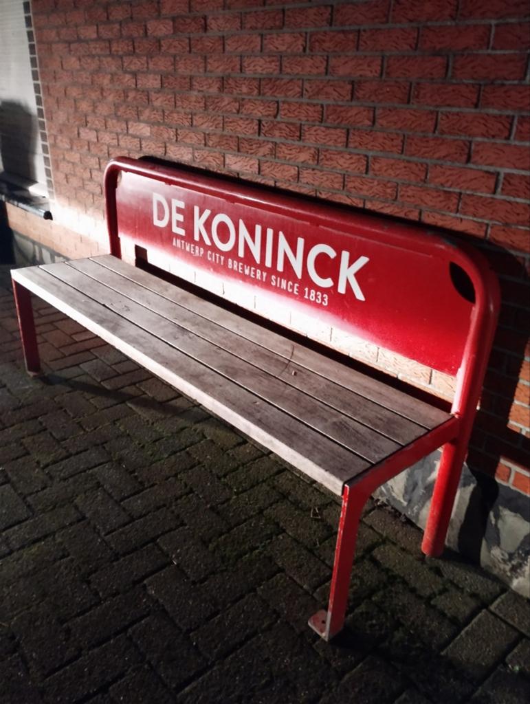 Loodzware zitbank brouwerij De Koninck...2m lengte.., Ophalen