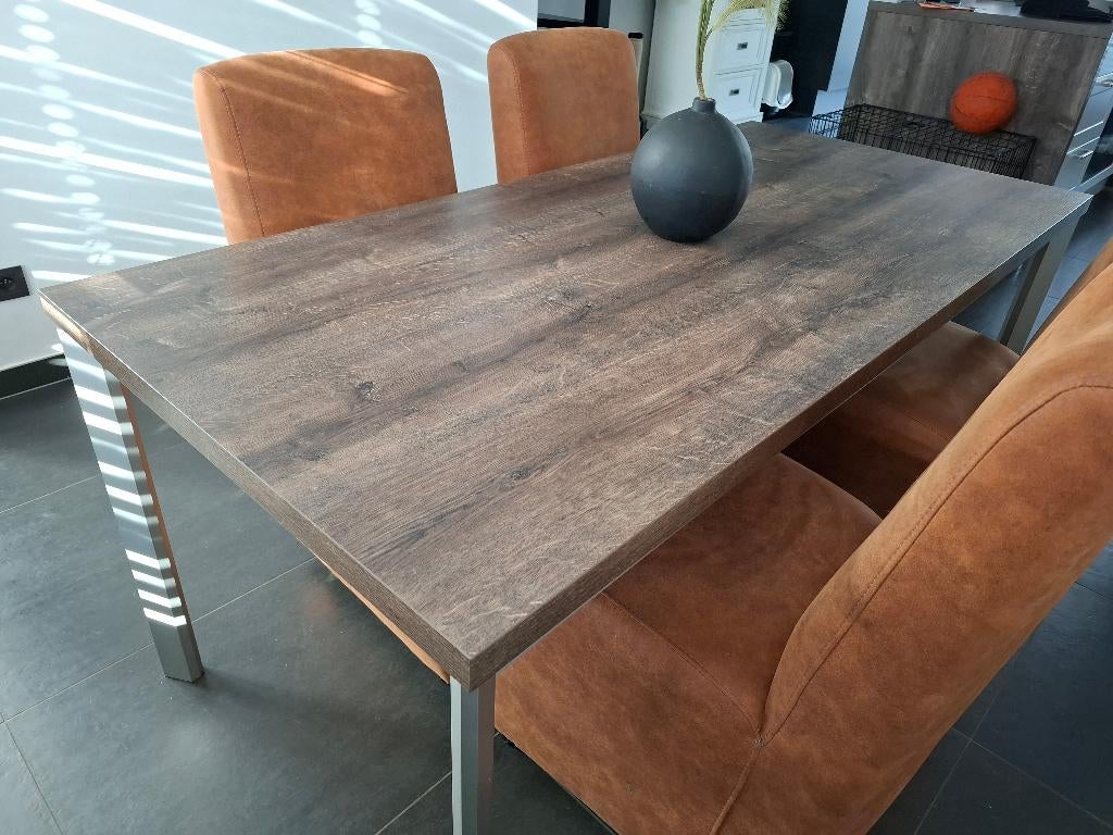 Table à manger (avec chaises vendues séparément), Métal, 150 à 200 cm, Cinq personnes ou plus, Comme neuf