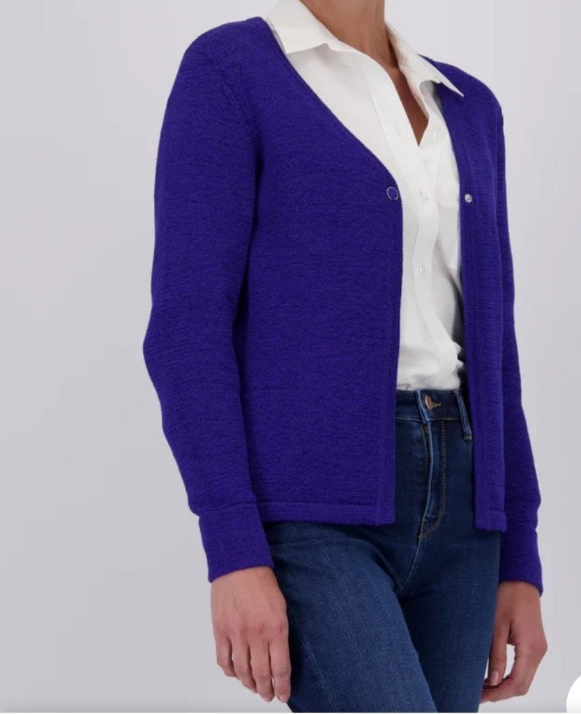 Cardigan nieuw,deze maar wel in MARINE BLAUW! Claude Arielle, Claude Arielle, Enlèvement, Neuf, Bleu