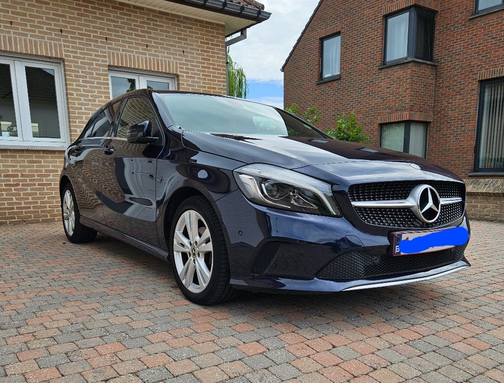 Mercedes A 180d BE met Panoramadak en Sportpakket ., Auto's, Voorwielaandrijving, 4 cilinders, Leder en Stof, 5 deurs
