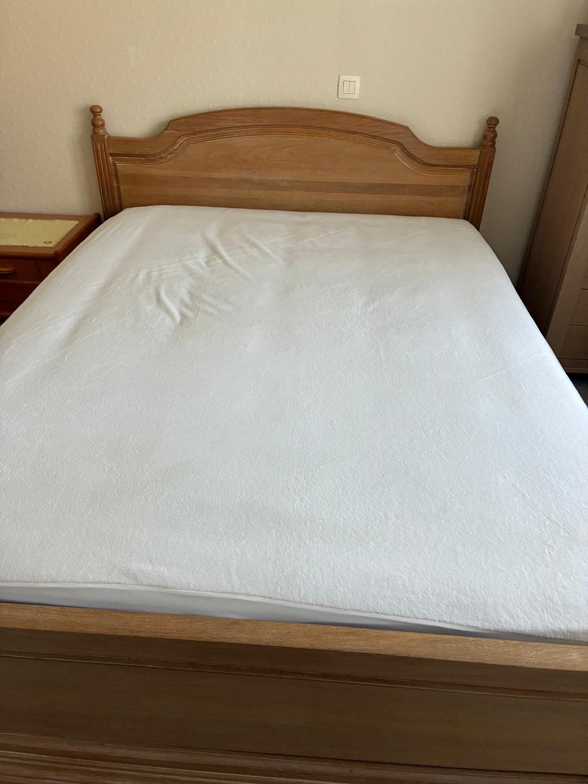 Massief eiken bed 160 cm incl lattenbodem en matras, Ophalen