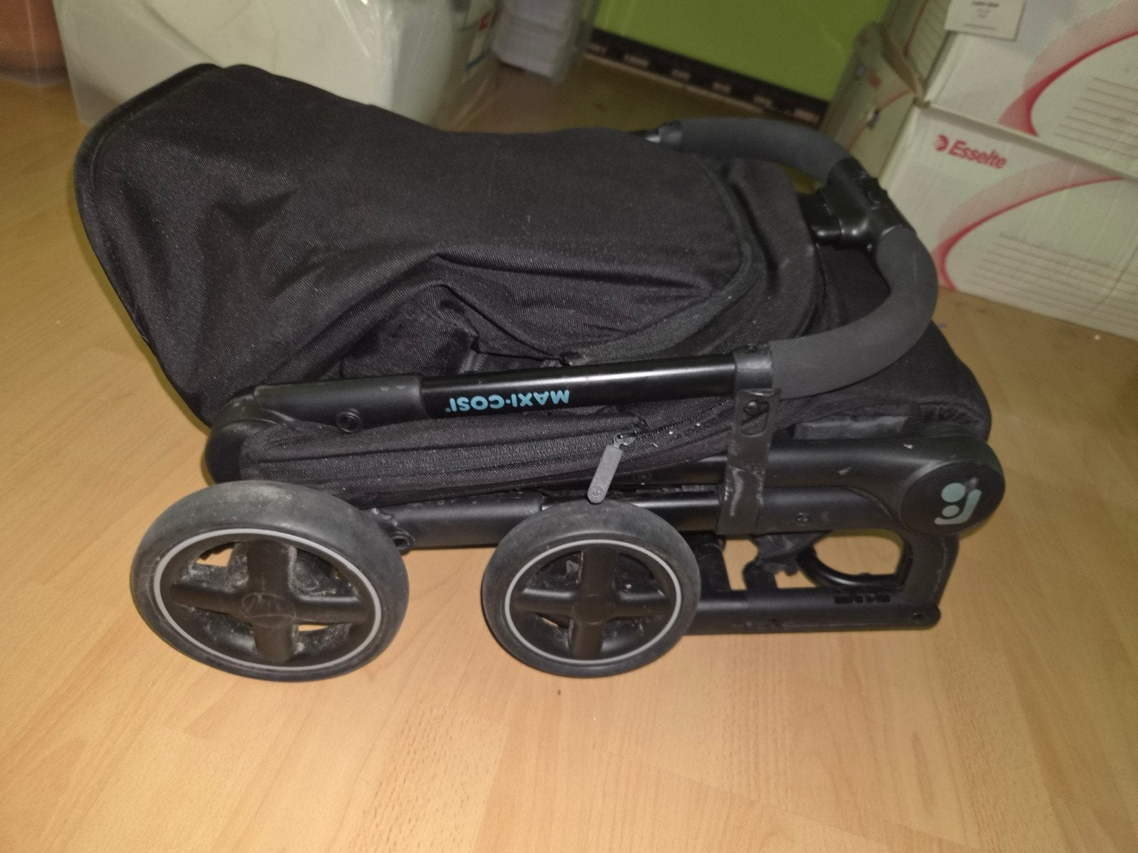 Maxi-Cosi Lara² Buggy - Essential Black (Black Frame, Kinderen en Baby's, Kinderwagens en Combinaties, Ophalen, Gebruikt, Kinderwagen