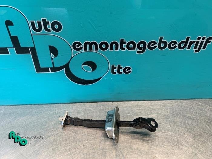 Butée 4portes arrière droite d'un Nissan Note (Note 06-), -, 3 mois de garantie, Utilisé, -