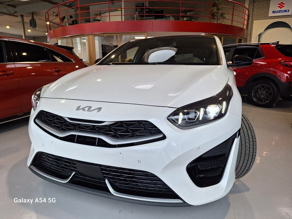 Kia ProCeed GT-LINE 1.5T 7DCT - LEZ VALID 2035 - AUTOMATIC -, Automaat, Gebruikt, 159 pk, https://public.car-pass.be/vhr/2594226c-ad0a-46fd-820b-3dee33359ce1