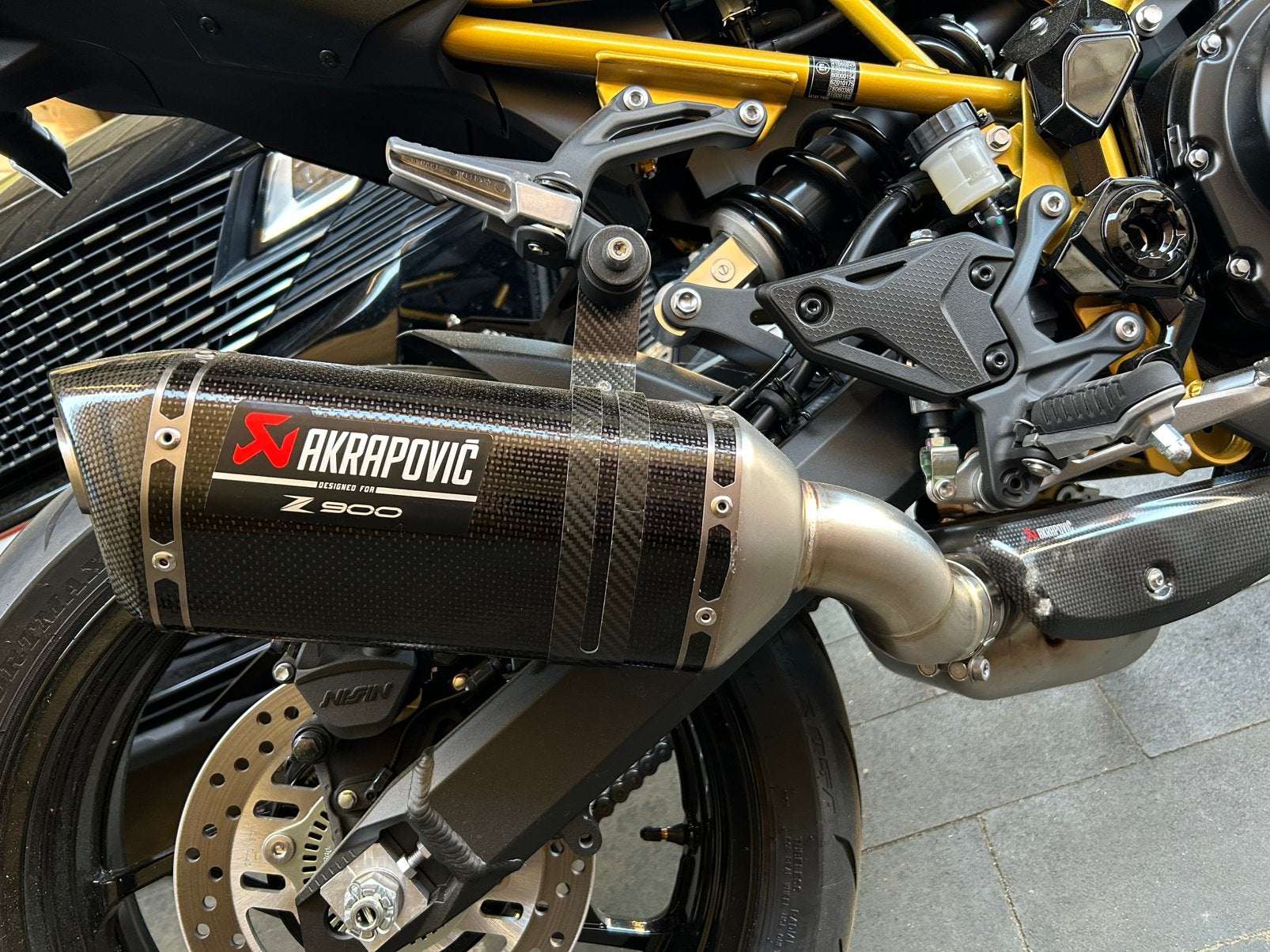 Akrapovic Carbon Uitlaat Kawasaki Z900 2026 800 km, Motoren, Ophalen of Verzenden, Gebruikt