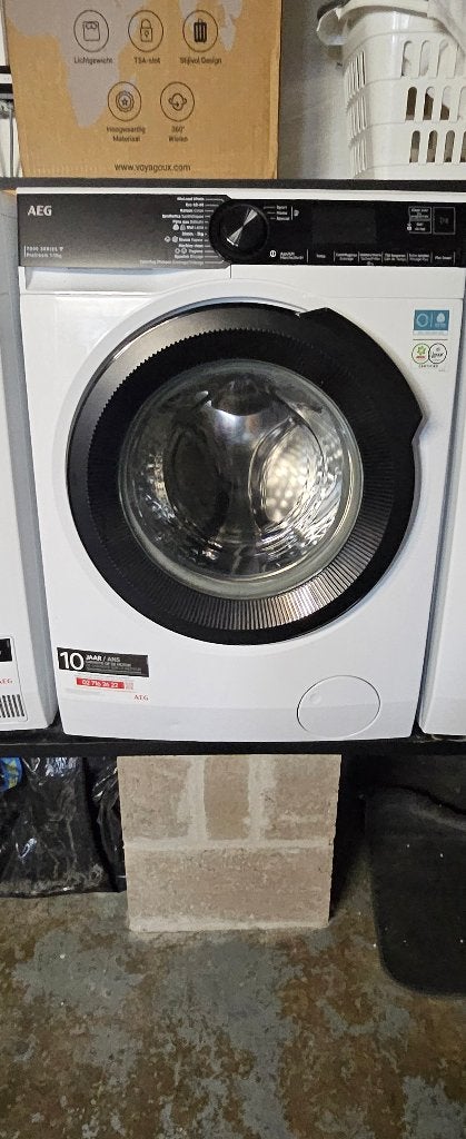 Wasmachine AEG, Ophalen, 1200 tot 1600 toeren, 10 kg of meer, Zo goed als nieuw