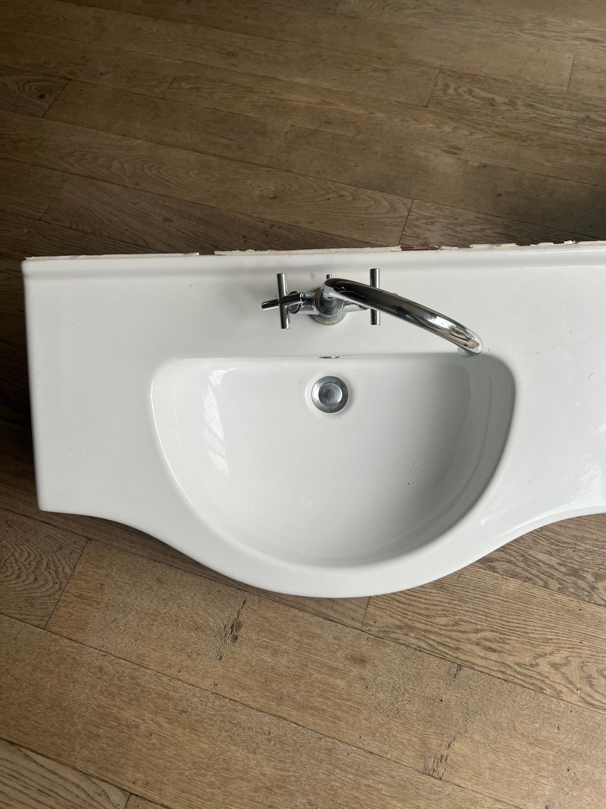 Badkamer lavabo , 2 stuks .80 cm lang en 50 cm breed, Ophalen