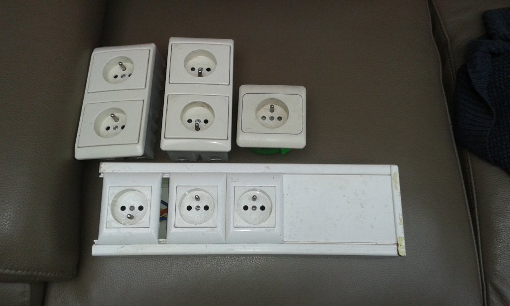 prises électriques, Enlèvement, Comme neuf