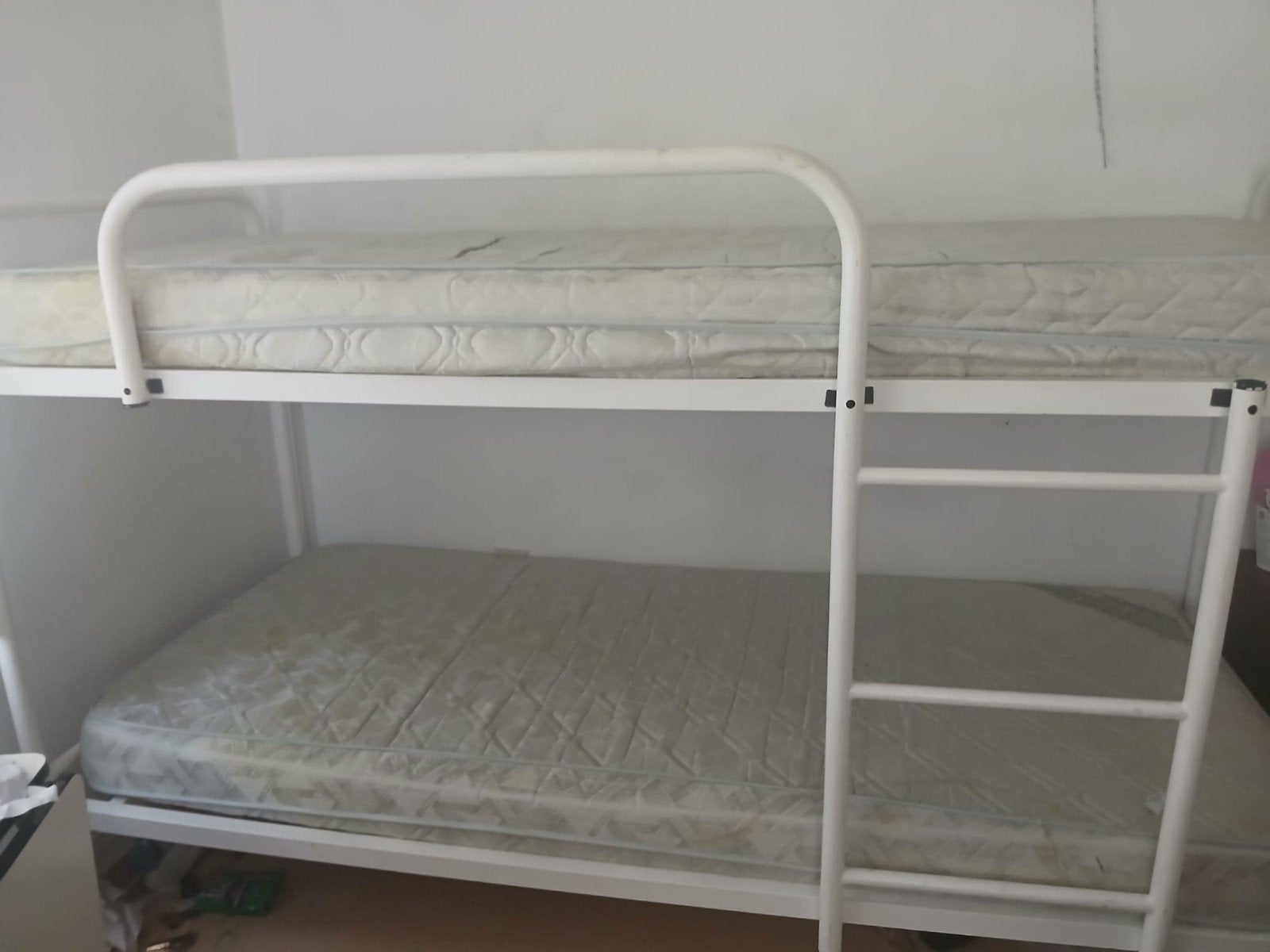 Metalen stapelbed + matrassen, Huis en Inrichting, Slaapkamer | Stapelbedden en Hoogslapers, Ophalen, Stapelbed