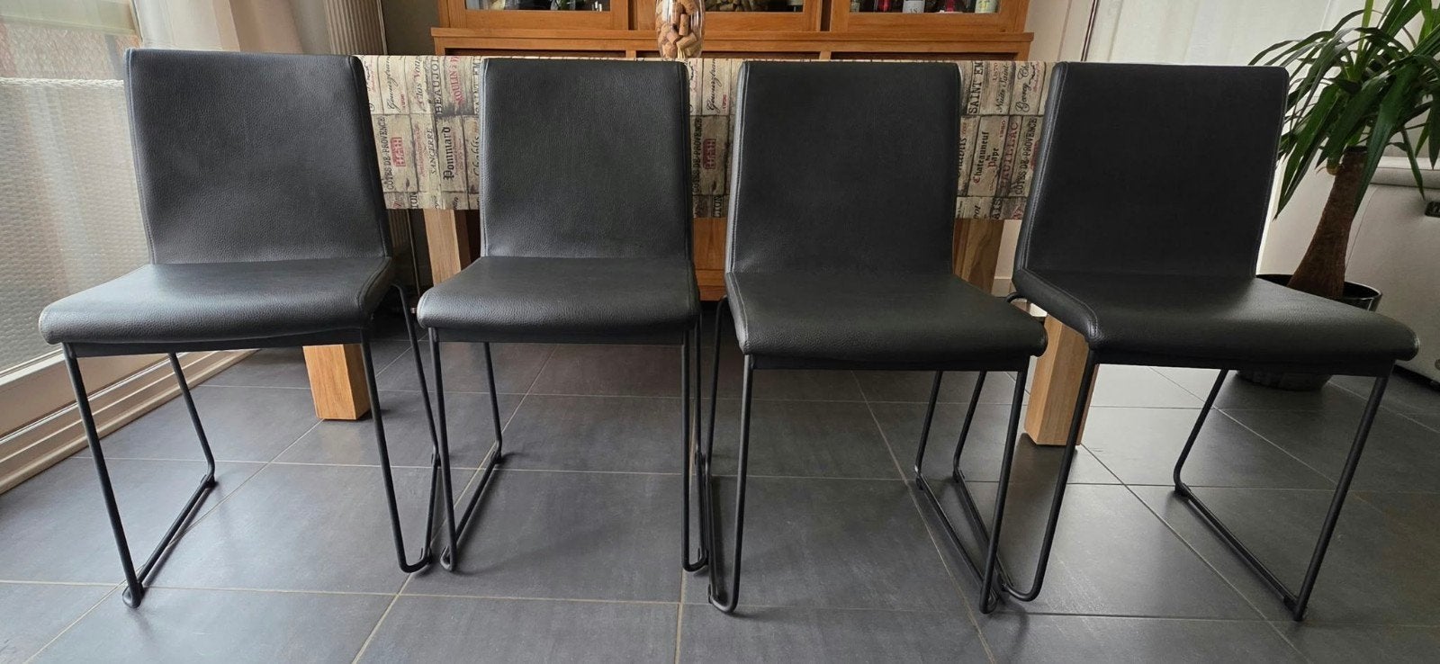 Chaises de cuisine modernes à l'état neuf., Maison & Meubles, Modern., Comme neuf, Synthétique, Enlèvement