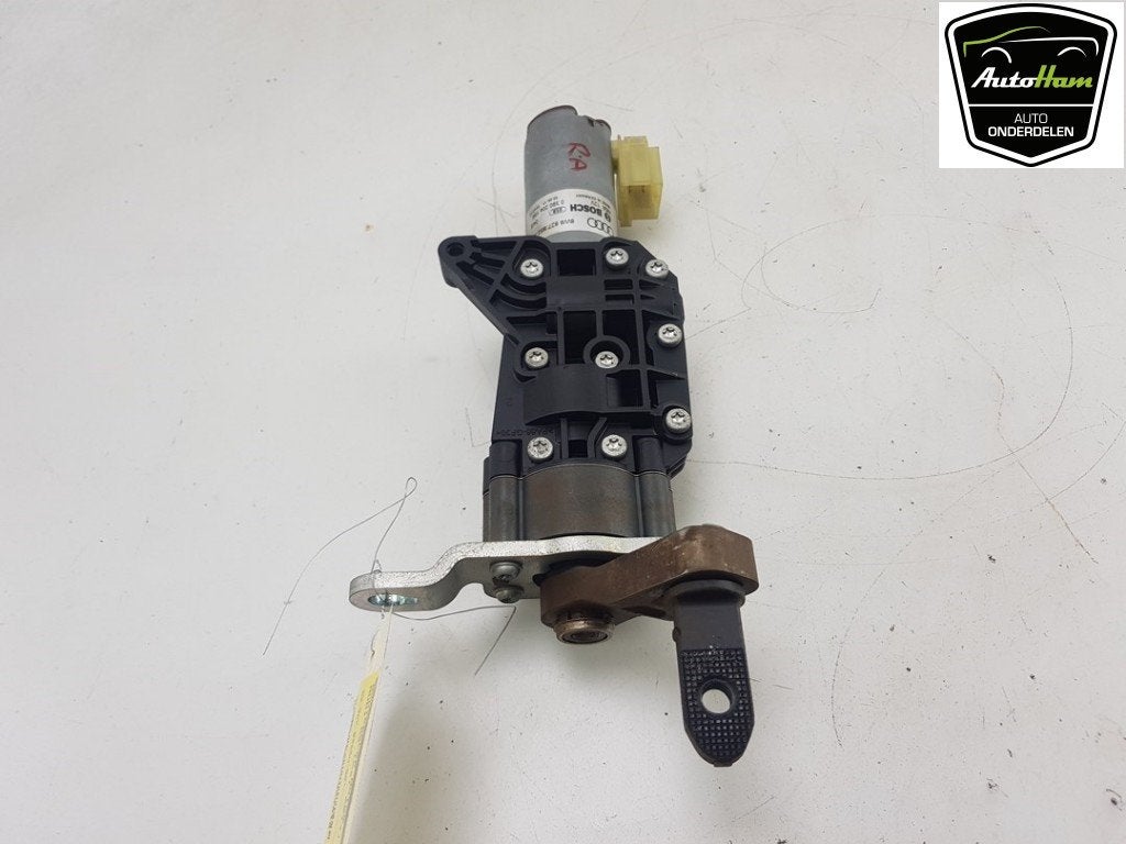 MOTEUR DE HAYON Audi A4 Avant (B9) (01-2015/10-2019), Utilisé, Audi, Haillon arrière