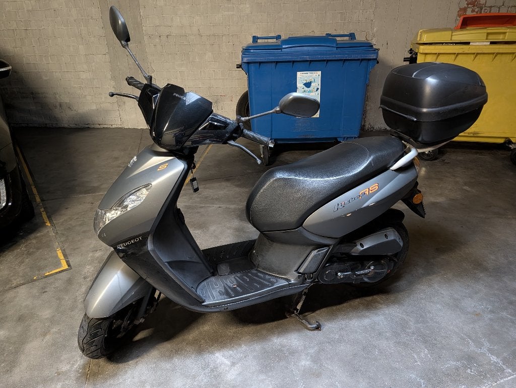 Peugot Kisbee RS 4T 50cc - 7 110 km - top-case, Vélos & Vélomoteurs, Scooters | Peugeot, Autres modèles, Classe B (45 km/h), Enlèvement