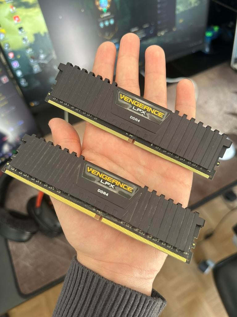 CORSAIR VENGEANCE 16 GB RAM (2x8), Computers en Software, RAM geheugen, Ophalen, Gebruikt, DDR4, Desktop