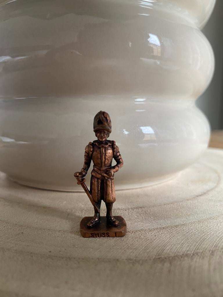 Vintage ferrero kinder ijzer figuur, Ophalen of Verzenden, Zo goed als nieuw