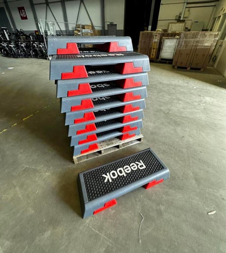 24 Reeboks Steps , 2 Reebok Deck Stepbank, Sport en Fitness, Ophalen, Gebruikt, Stepbank
