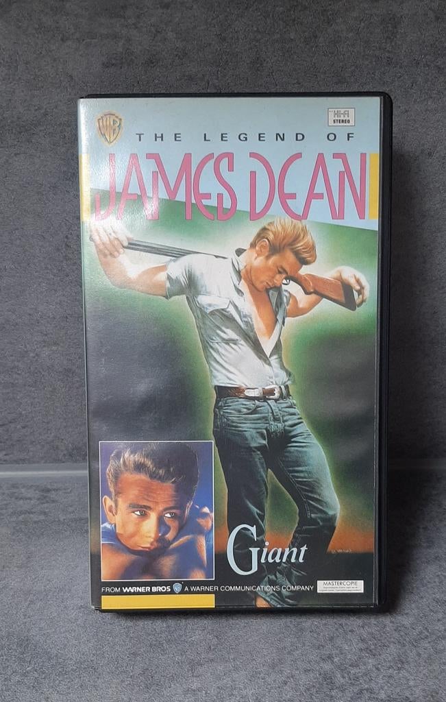 VHS/The legend of James Dean/Giant, Ophalen of Verzenden, Gebruikt, Tv-serie of Tv-programma