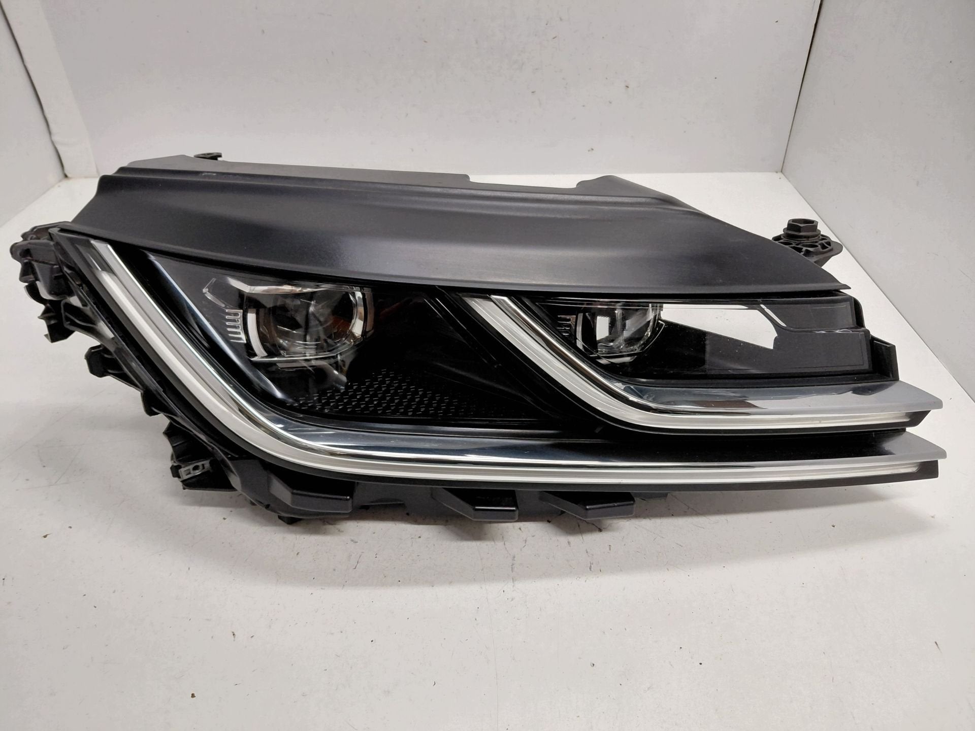 Phare matriciel VOLKSWAGEN Arteon Lift 3G8.941.082.D, Volkswagen, Volkswagen AG, Vw@volkswagen.de, Utilisé