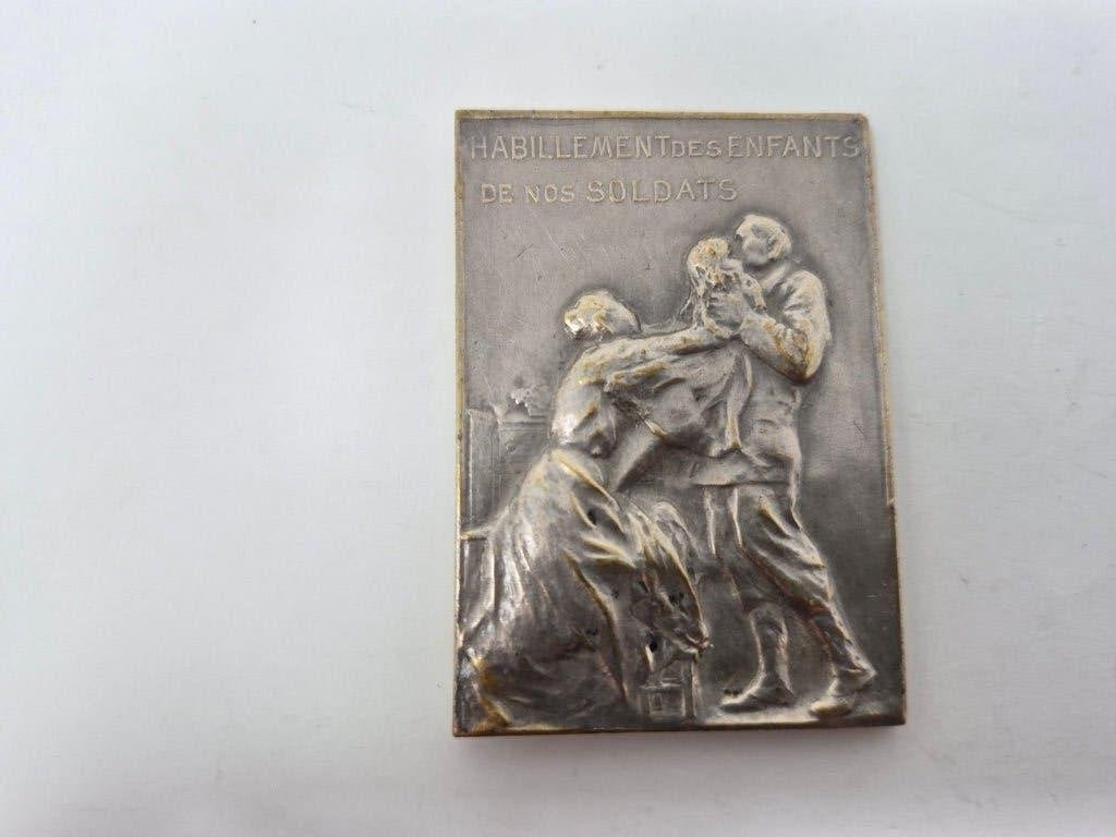 WO I-plaquette “Habillement des enfants de nos soldats”, Collections, Enlèvement