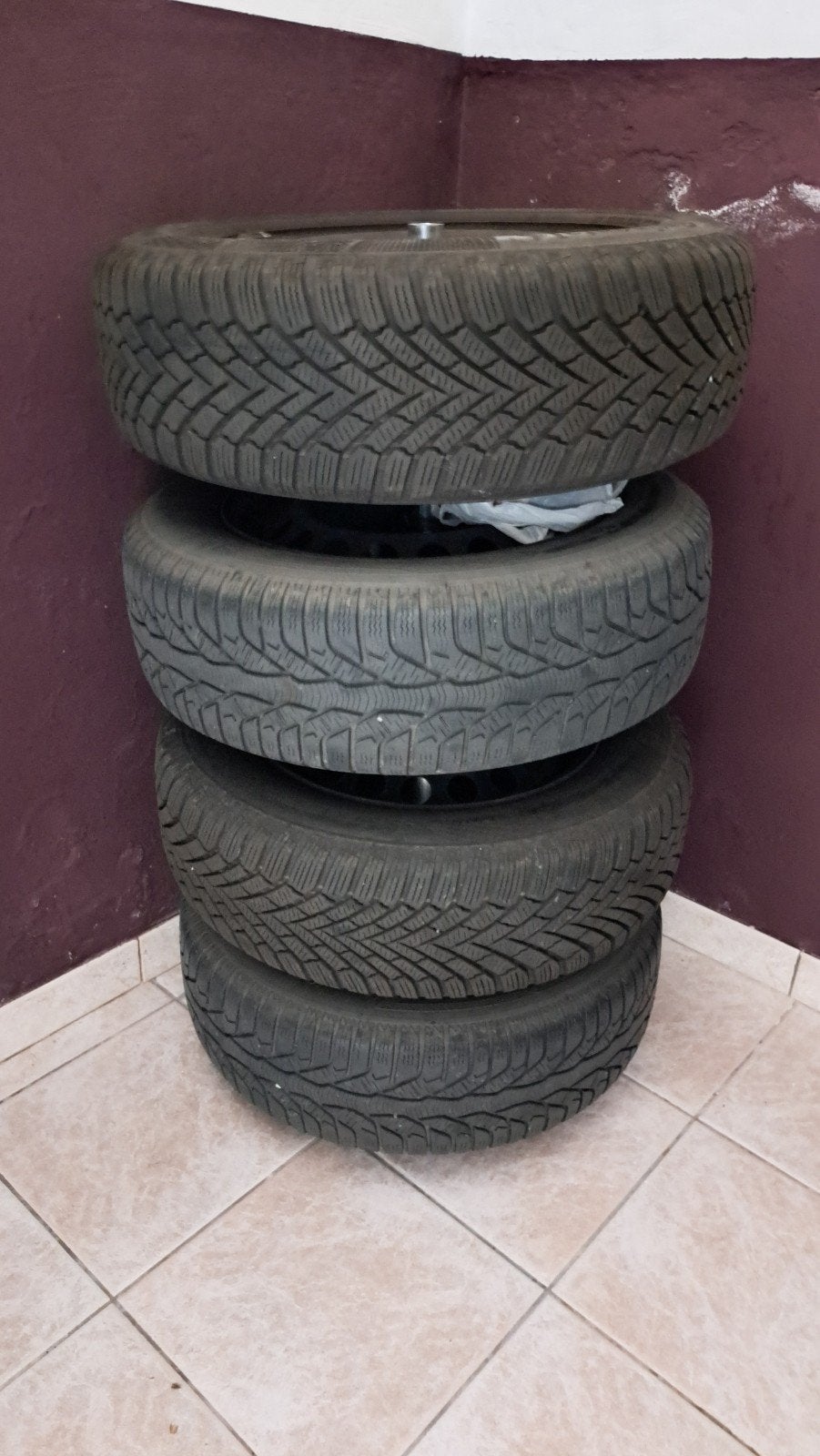 4 winterbanden.VW golf met staander en hoes, Ophalen