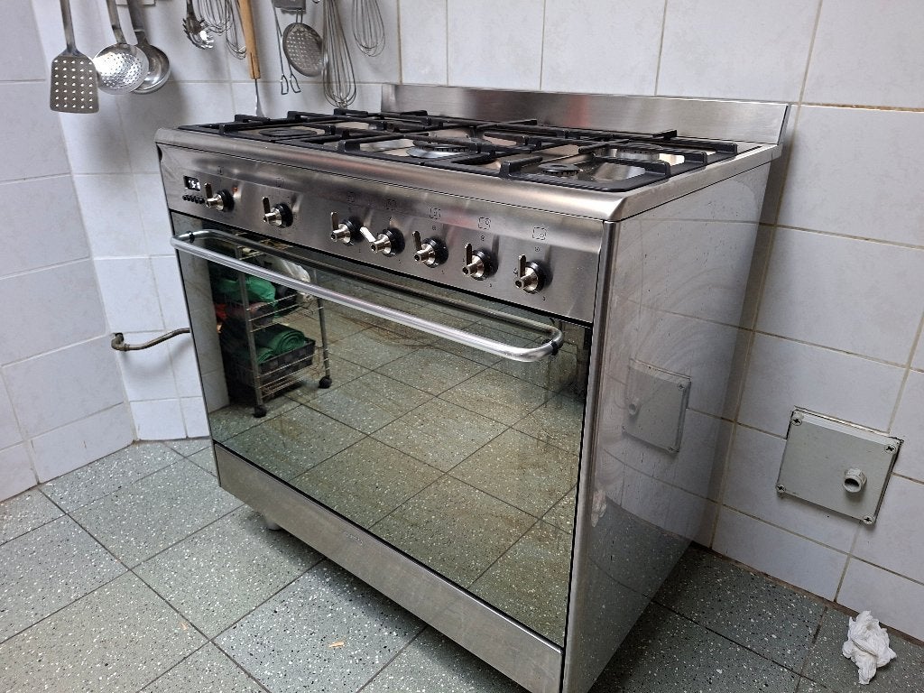 SMEG gasfornuis met 5 kookzones en elektrische oven, Ophalen, Gebruikt, 60 cm of meer, Gas