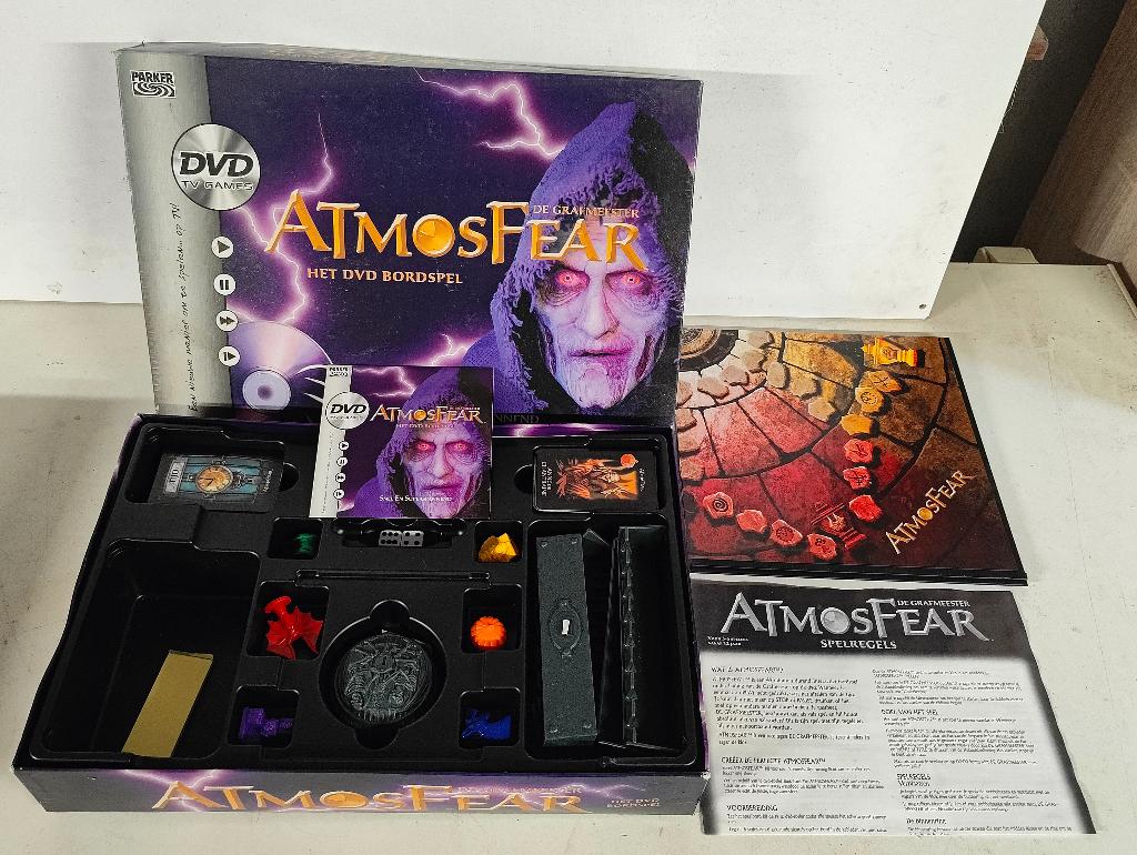 Atmosfear: De Grafmeester DVD-bordspel van Parker, Enlèvement ou Envoi, Comme neuf