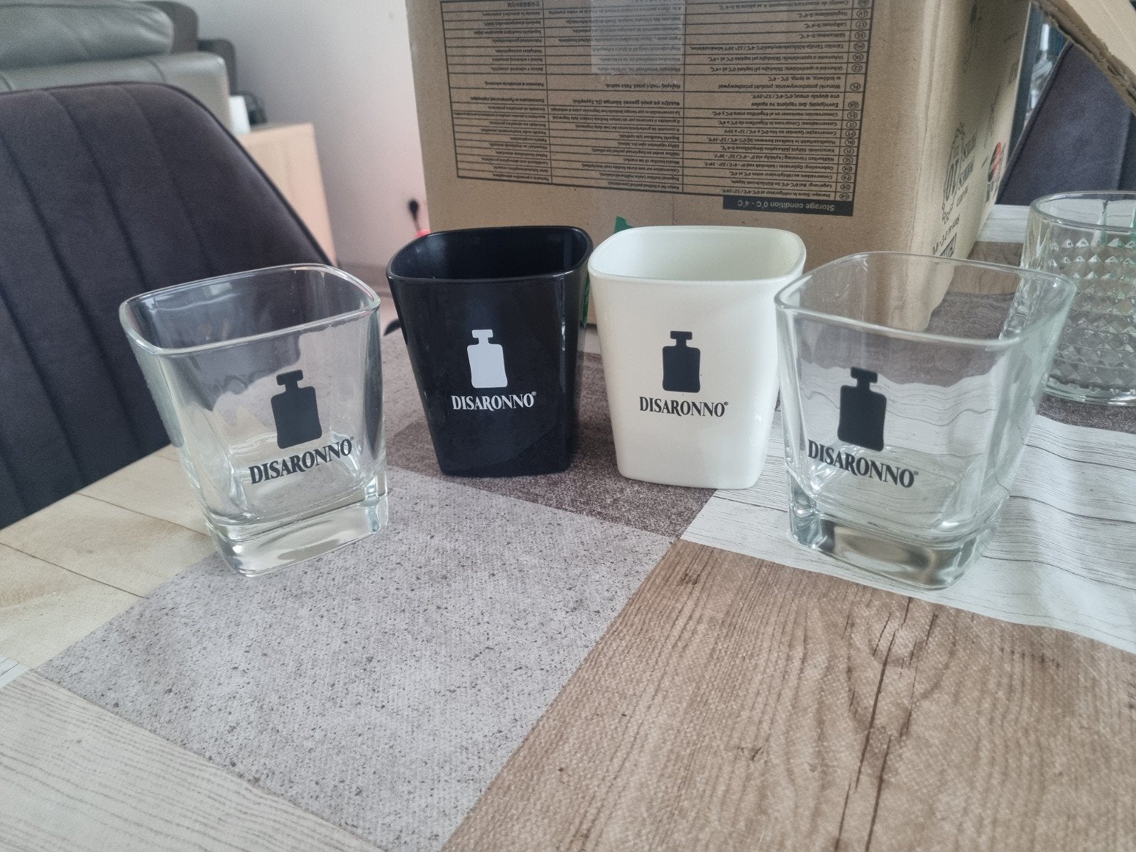 Glazen disaronno