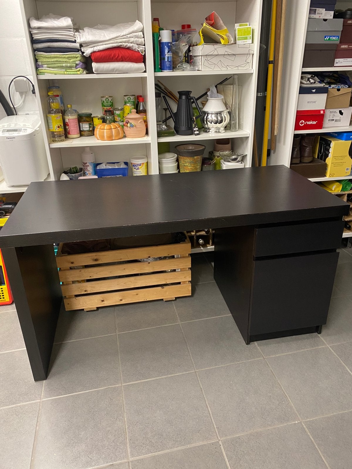 Bureau 1,40 sur 0,65 noir, Autres marques, 65 cm, Comme neuf, Espace de rangement