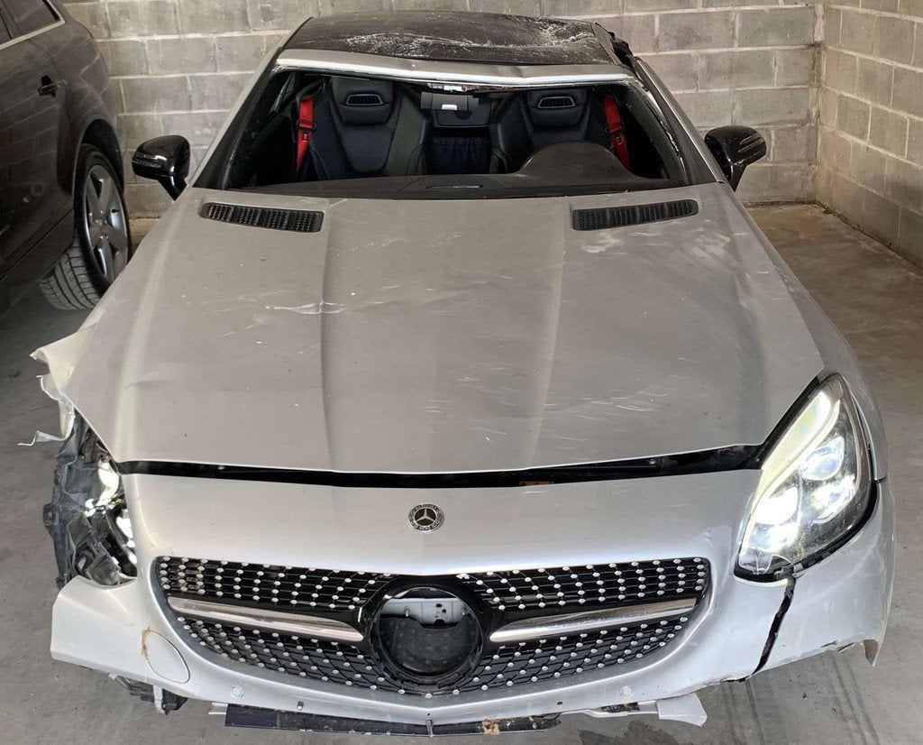 Mercedes-Benz SLK SLK200 SLC 180 ACCIDENTÉE / MOTEUR DÉMAR, Autos, Cuir, Argent ou Gris, Achat, Boîte manuelle