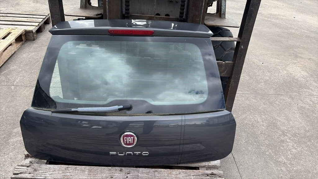 Hayon de coffre + Pare choc Fiat Punto, Autos : Pièces & Accessoires, Arrière, Haillon arrière, Enlèvement, Utilisé