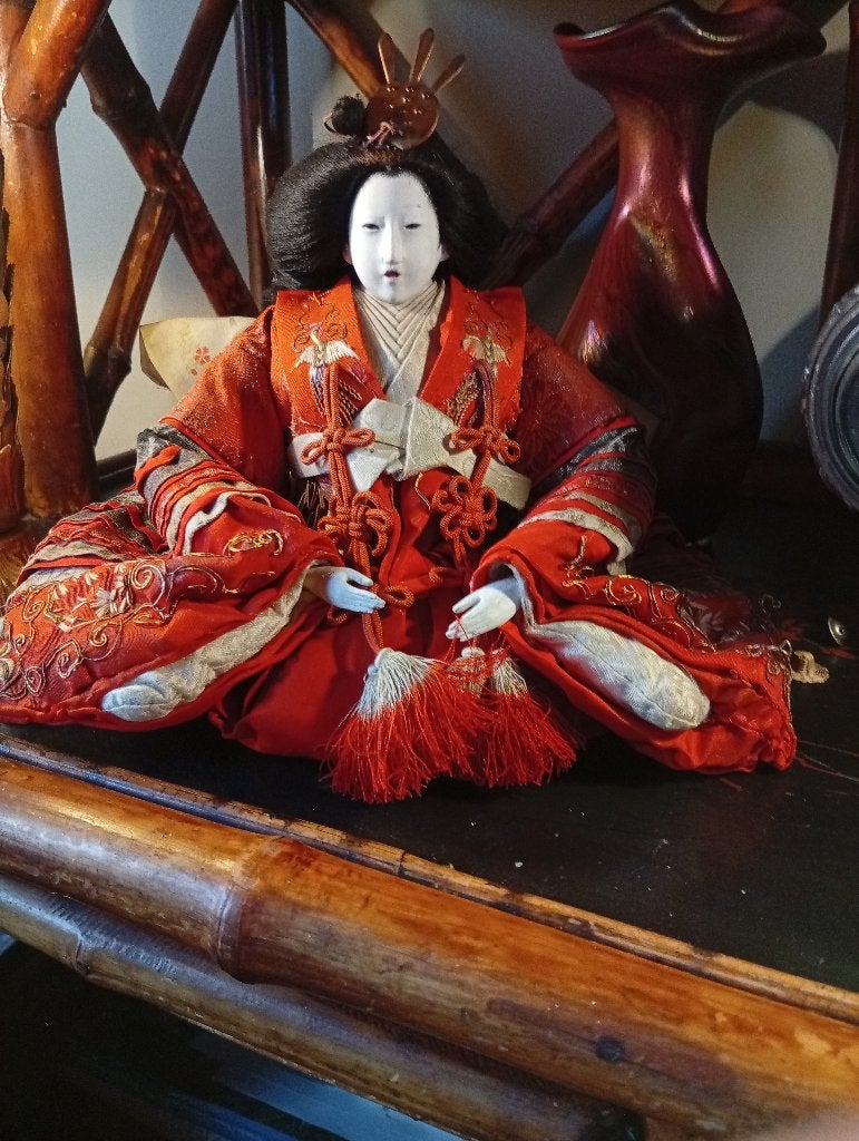 Oude Japanse pop Hina de keizerin, Ophalen