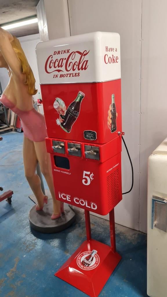 Distributeur Coca-Cola, Enlèvement, Comme neuf