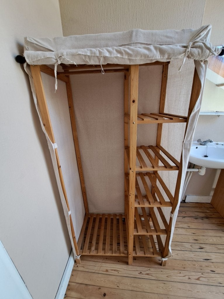 praktische, stevige en lichte kledingkast, Ophalen, Gebruikt, Met plank(en), 50 tot 100 cm