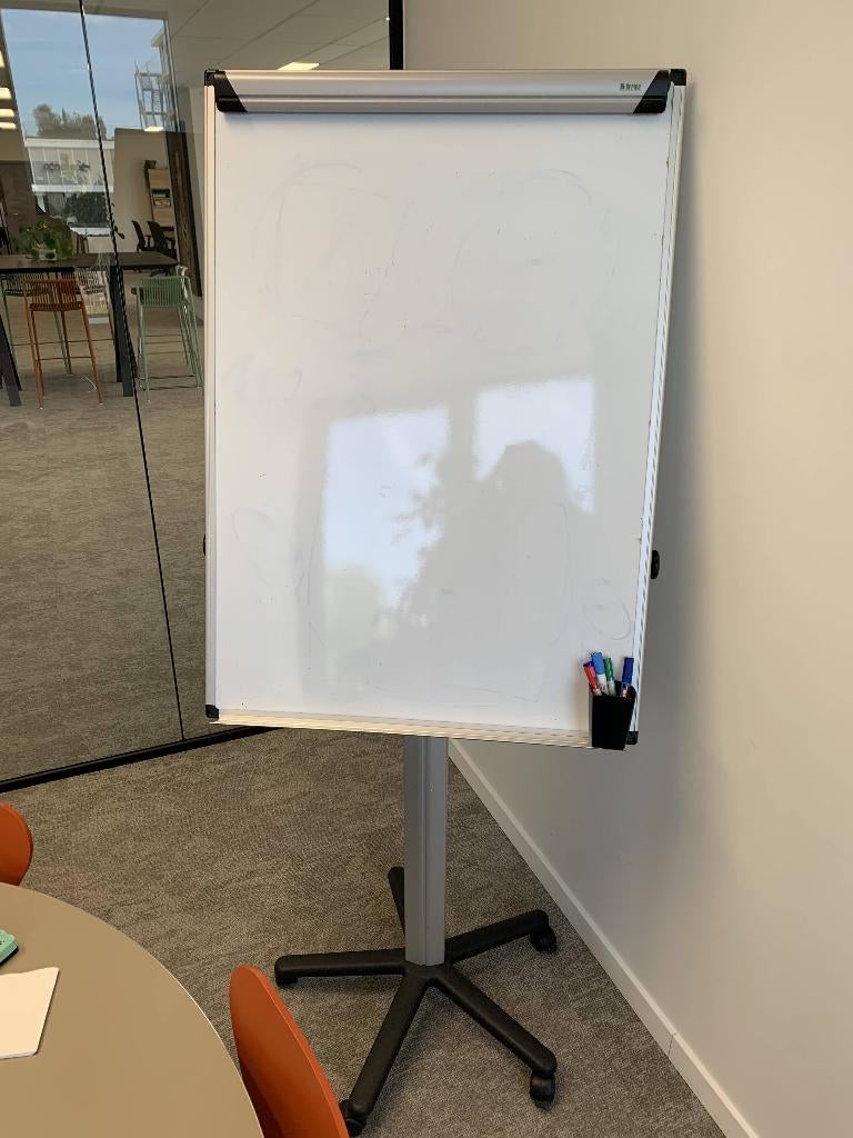 Flipchart met wieltjes, Ophalen, Gebruikt