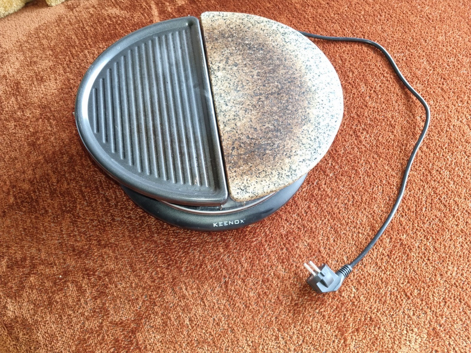 Raclette- Grill 30 x 36 cm 6 personnes
30 x 36 cm 
Pour 6 pe, Maison & Meubles, Autres types, Enlèvement, Utilisé