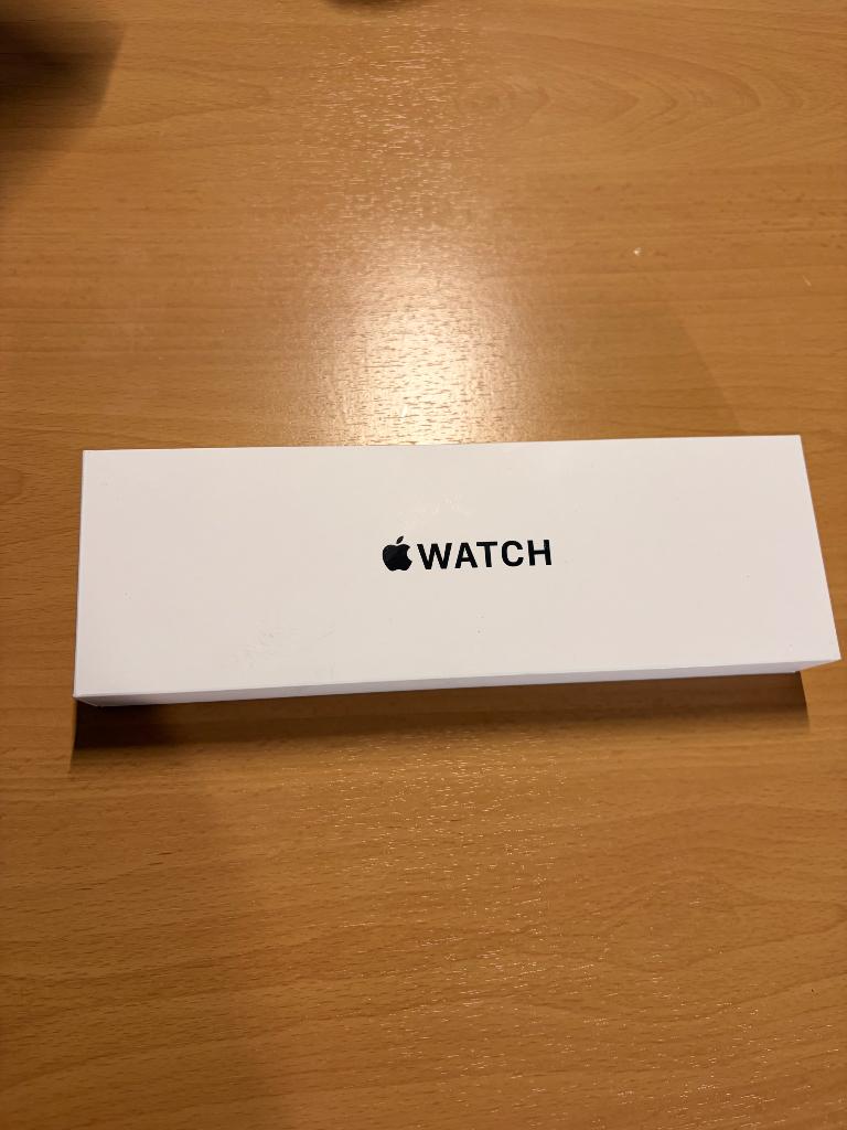 Apple watch SE 3 44mm Midnight Aluminium case M/L, Neuf, Étanche, Enlèvement ou Envoi, IOS