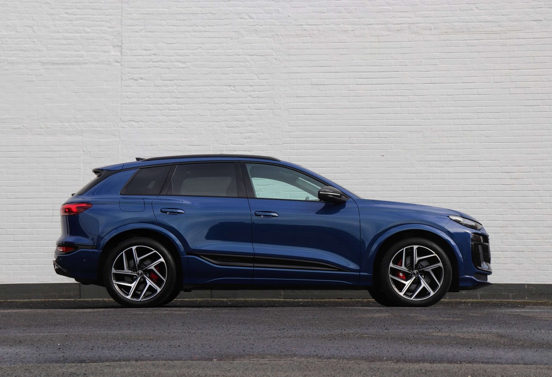 Audi SQ6 e-tron Edition One Blue - Pano/360/B&O/S-Seat/Oled/, Autos, Audi, 2965 kg, Achat, Entreprise, Entretenue par le concessionnaire