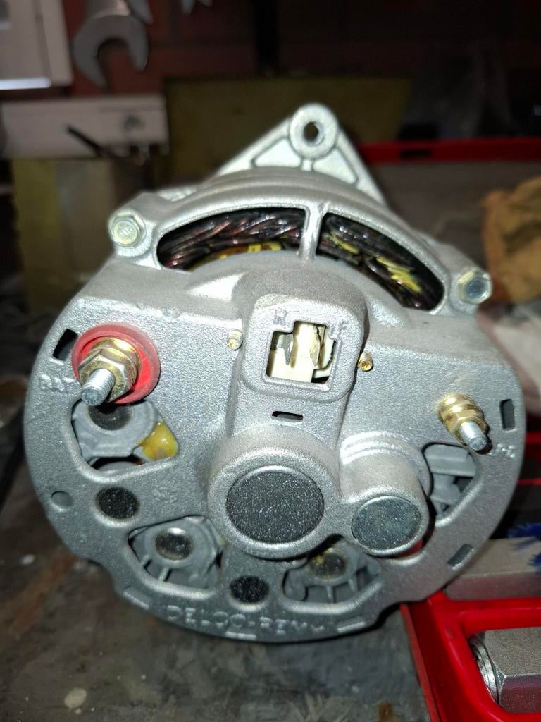 Alternator Delco-Remy voor oldtimerv8, Ophalen
