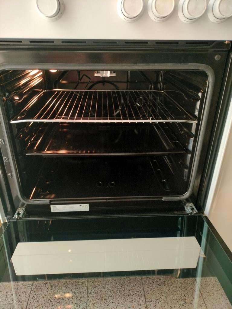 Beko gasfornuis, Ophalen, 4 kookzones, Zo goed als nieuw, Gas