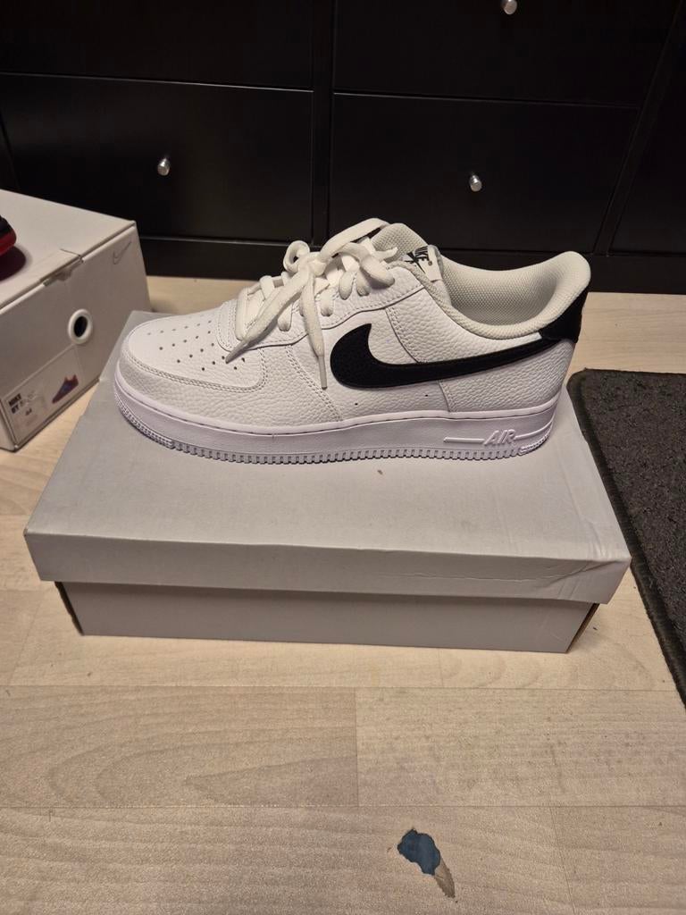 Nike air force 1 white black swoosh maat 44, Ophalen