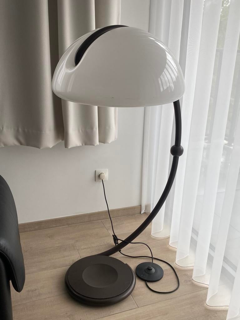 Staande lamp van Serpente Martinelli wit , bruine staander, 75 cm ou plus, Vintage, Synthétique, Enlèvement