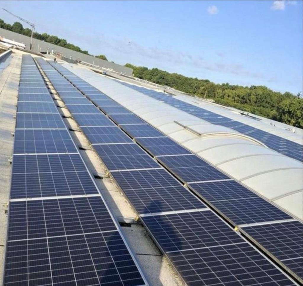Gezocht: grote loten zonnepanelen, Doe-het-zelf en Bouw, Zonnepanelen en Toebehoren, Ophalen, Gebruikt, Compleet systeem, 200 wattpiek of meer