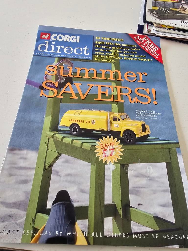 Catalogue Corgi Direct des années 90 avec une série Mack B, Enlèvement ou Envoi