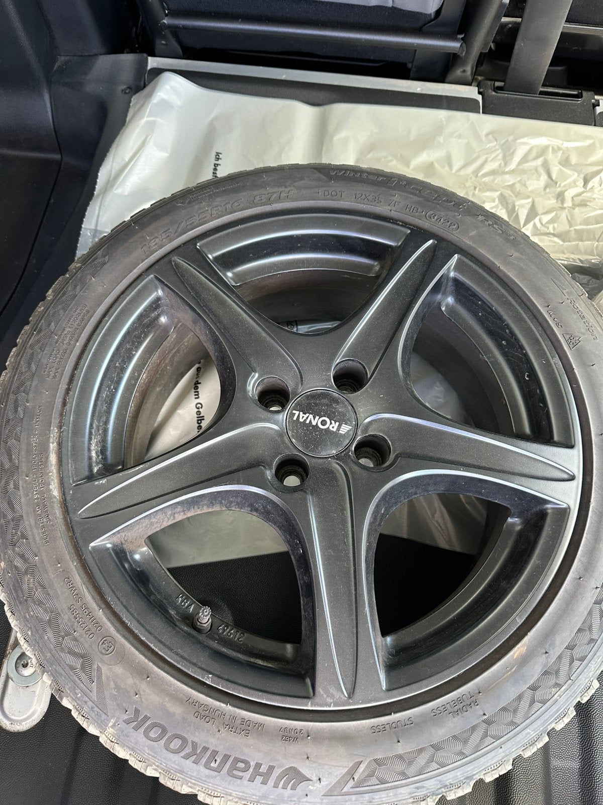 Kit hiver 185/55/16 pneus Hankook, Autos : Pièces & Accessoires, Pneus & Jantes, Pneus hiver, 16 pouces, 185 mm, Pneu(s)