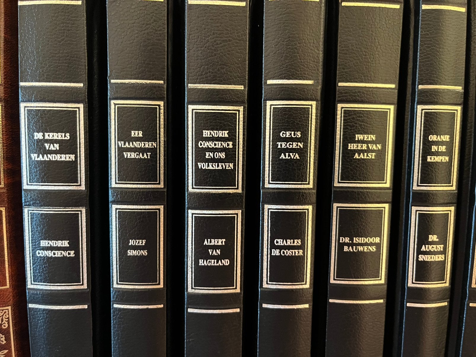 24 boeken Vlaamse verhalen, Boeken, Encyclopedieën, Ophalen, Zo goed als nieuw